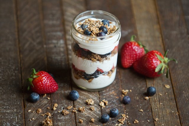 Yogurt parfait recipe by This Lunch Rox